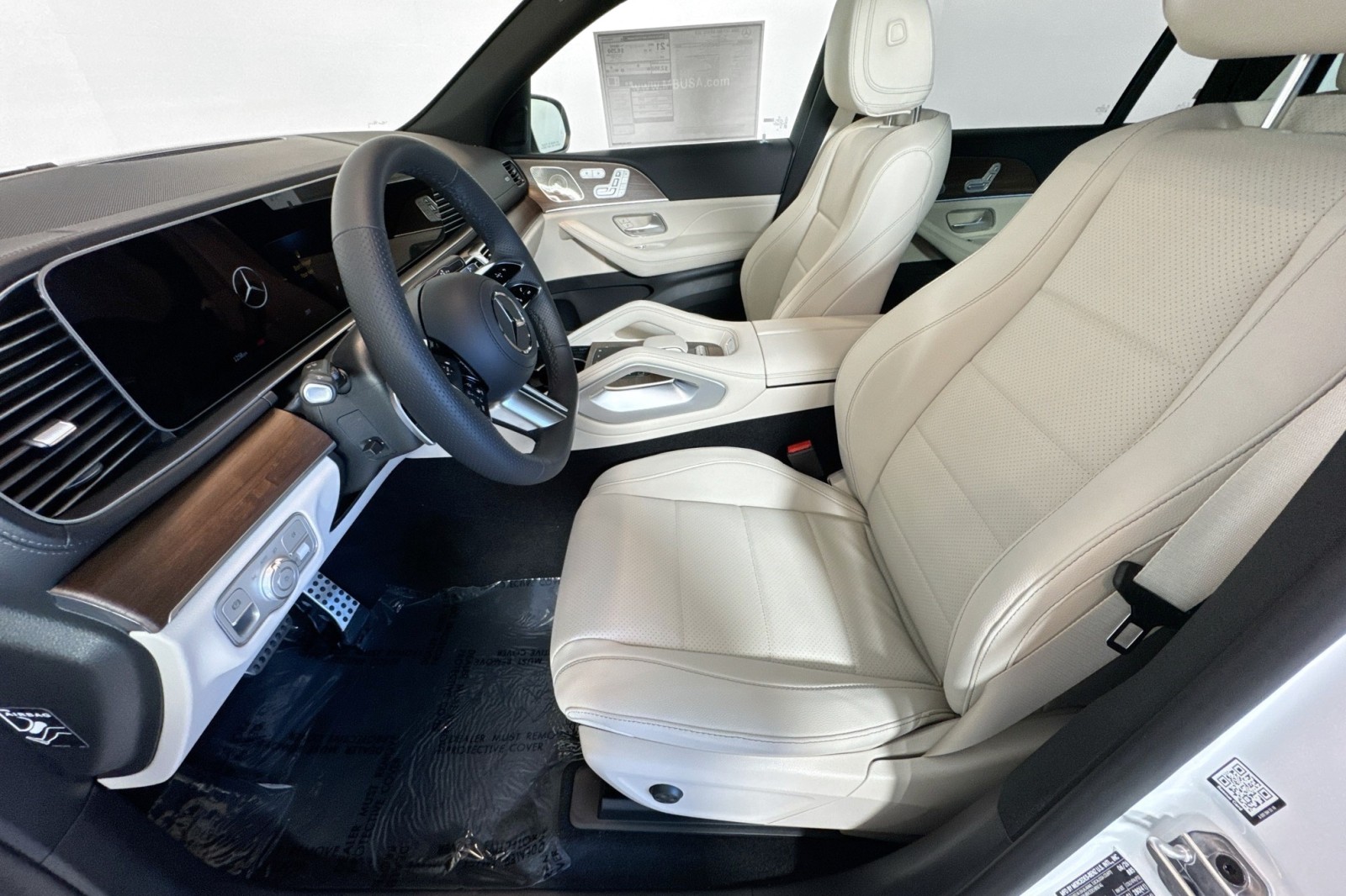 New 2026 MANUFAKTUR Moonlight White Metallic Mercedes-Benz GLS 450 4MATIC® SUV image 18