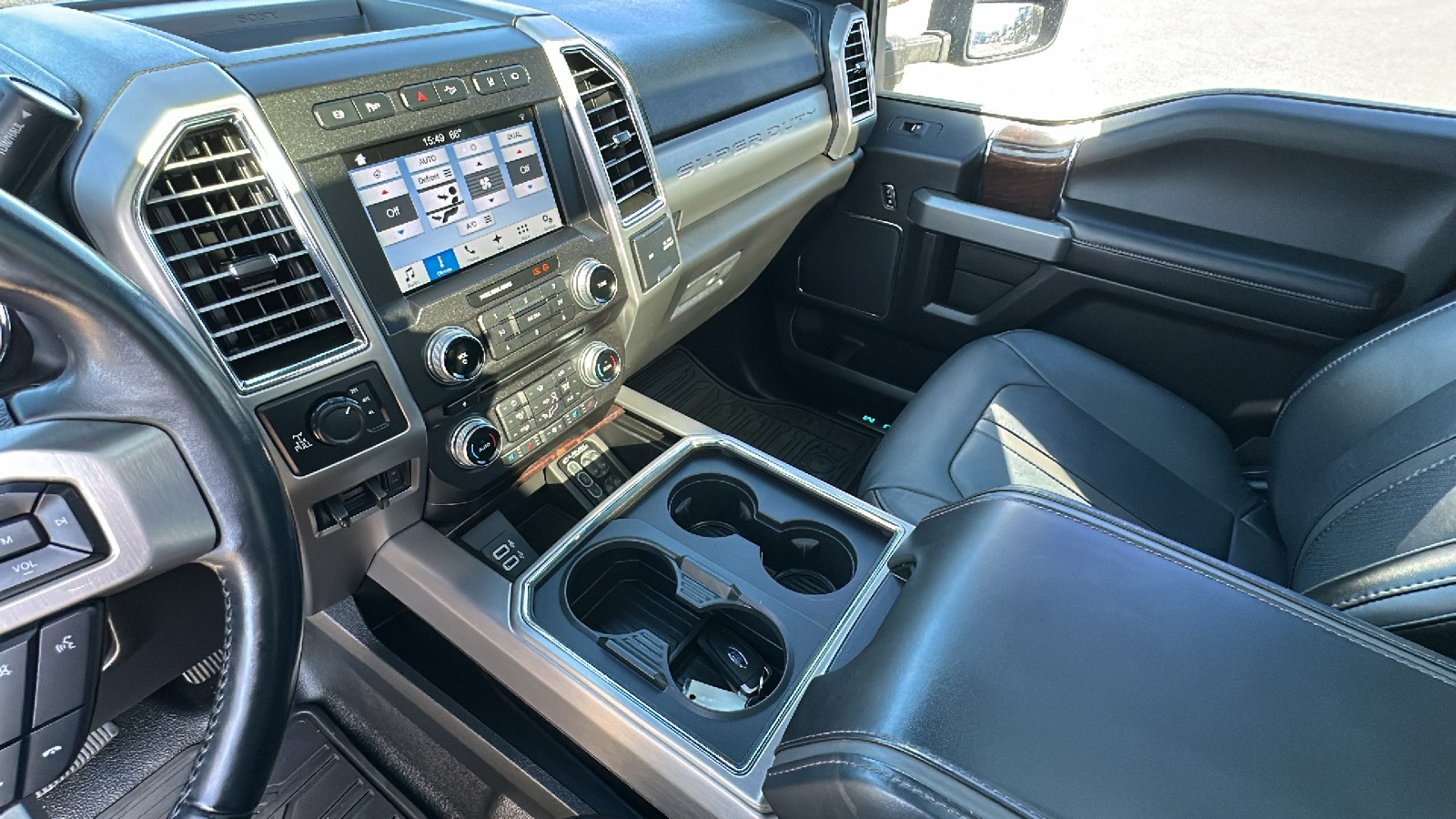 2017 Ford Super Duty F-250 SRW Lariat 23