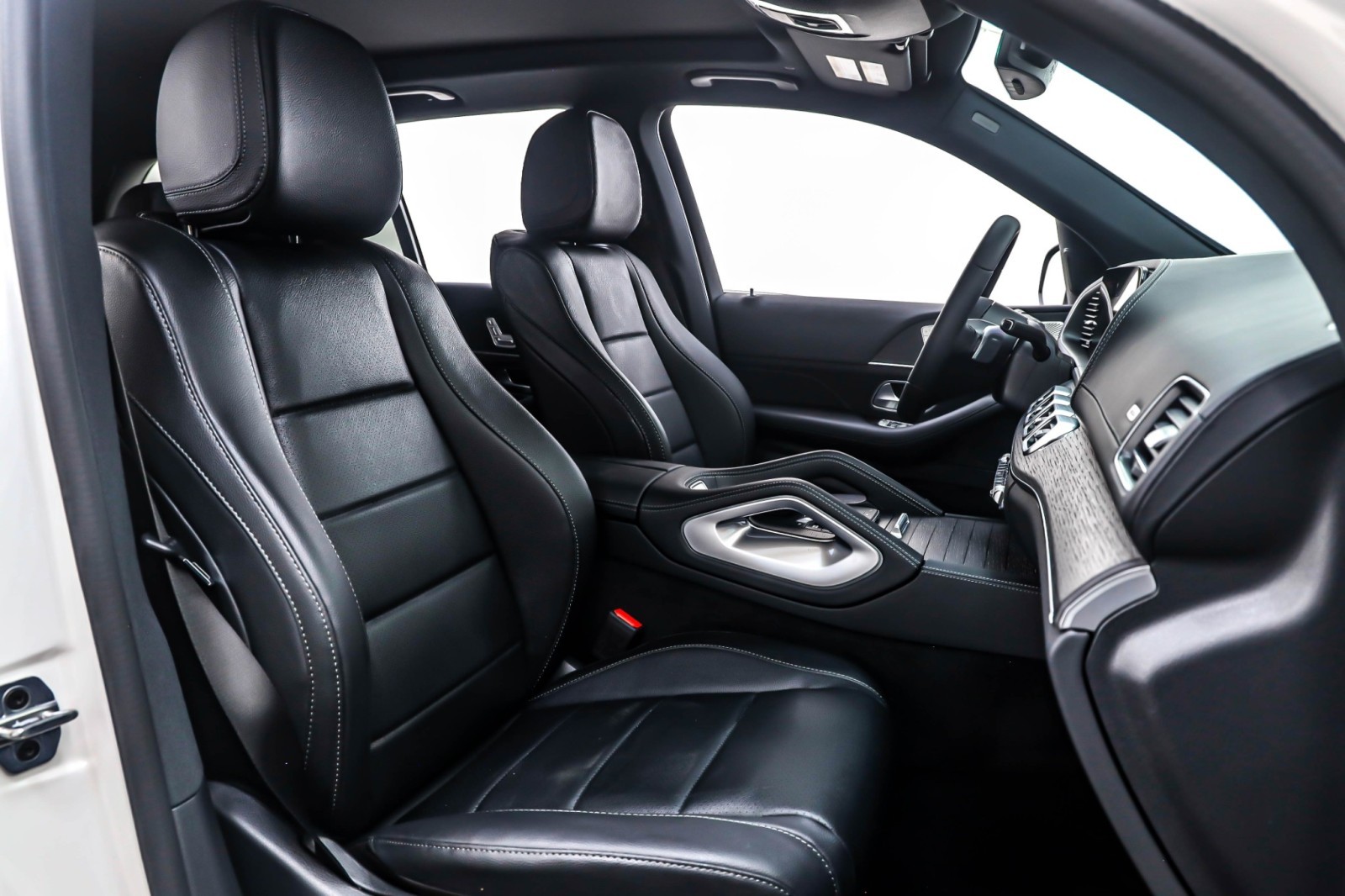 New 2026 Polar White Mercedes-Benz GLE 450 image 7