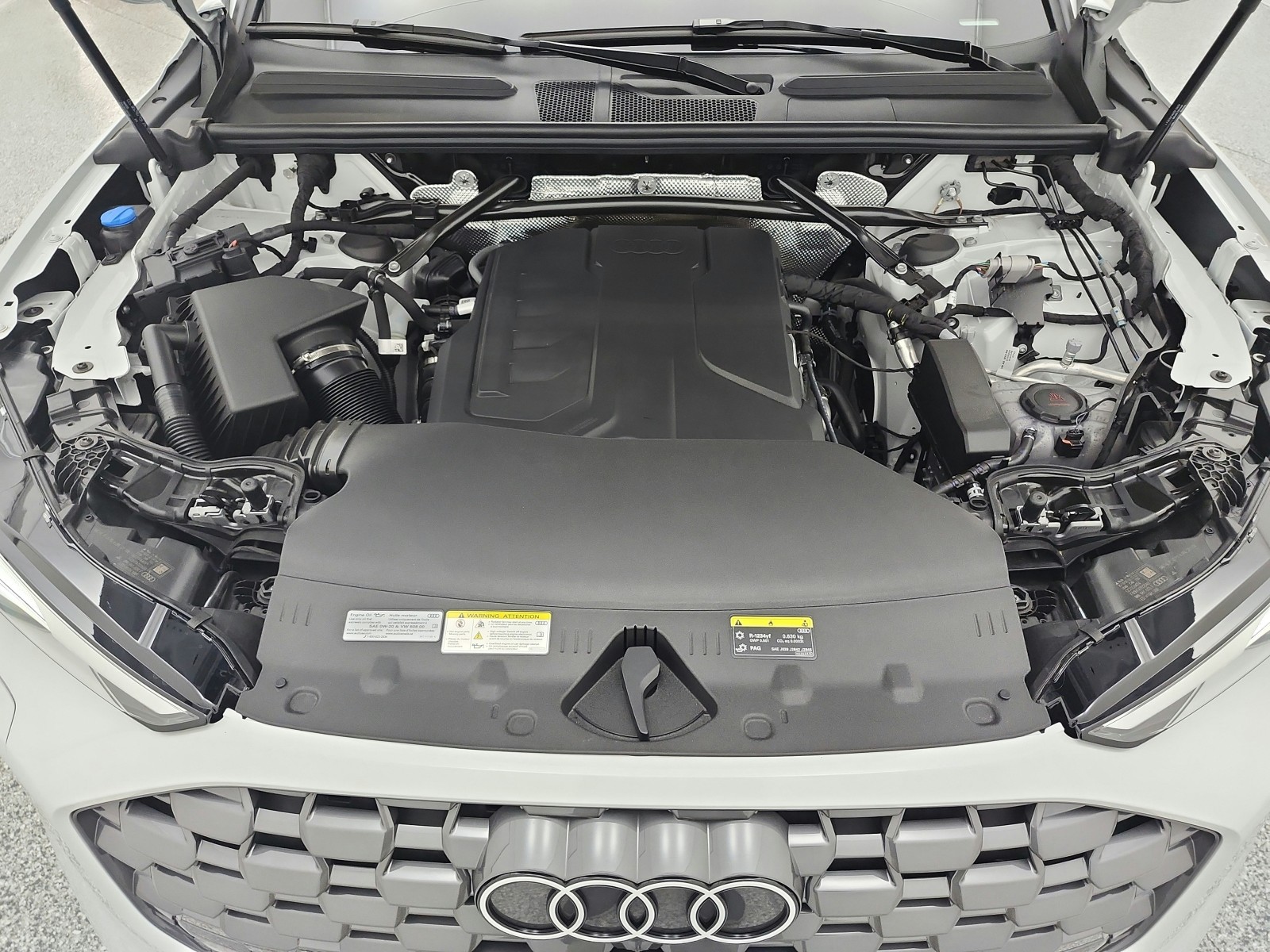 New 2025 Glacier White Metallic Audi Premium 2.0 TFSI quattro image 15