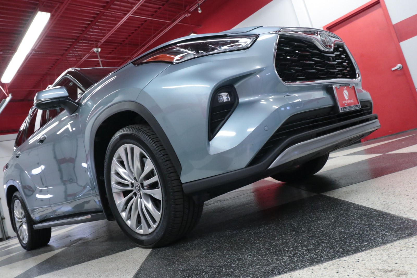 Used Car 2023 Toyota Highlander  Platinum For Sale Under $40,000 In Austin, Texas