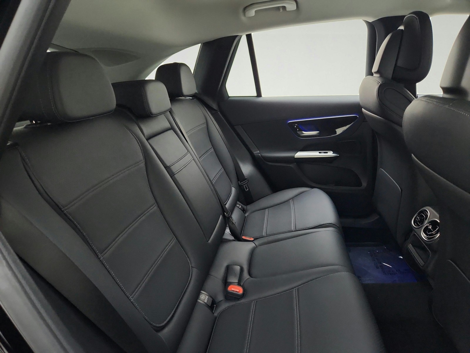 Certified Used 2025 Black Mercedes-Benz GLC 350e image 30