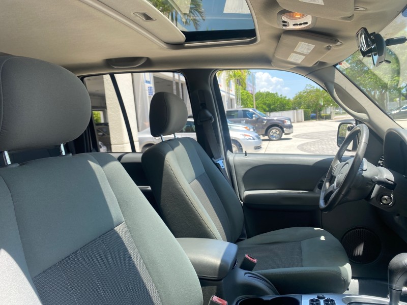 2006 Jeep Liberty 4WD Limited LOW MILES 75,410 in , 