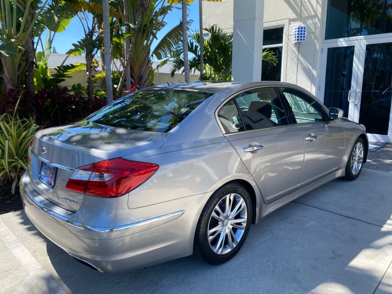 2012 Hyundai Genesis 3.8L SUNROOF PREM PKG in , 