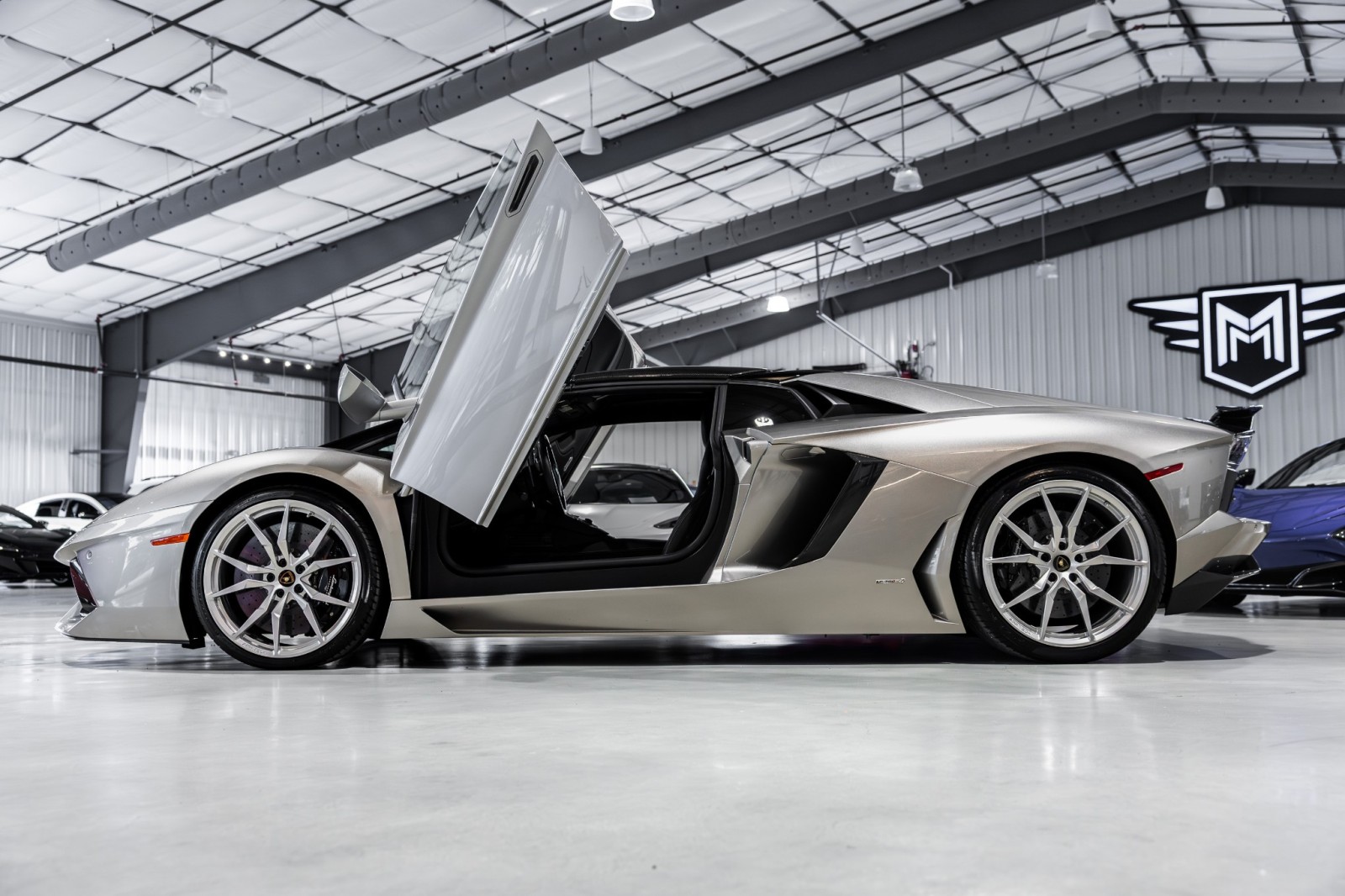 Used Car 2014 Lamborghini Aventador  Roadster - Grigio Antares Metallic - Transparent Engine Bonnet - Sensonum Sound System For Sale Under $440,000 In Boerne, Texas