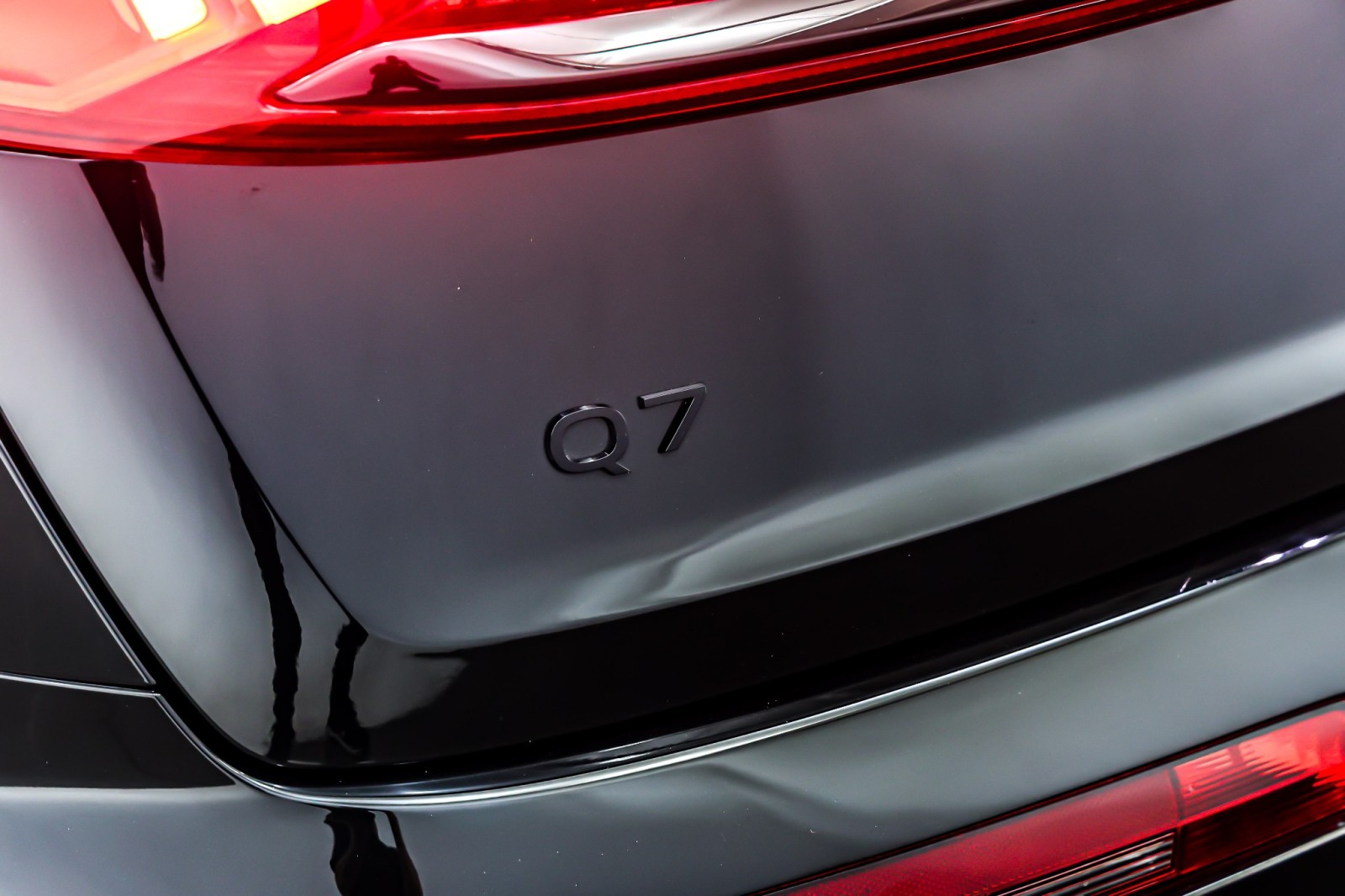 Used 2025 Mythos Black Metallic Audi Premium Plus 55 TFSI quattro image 10