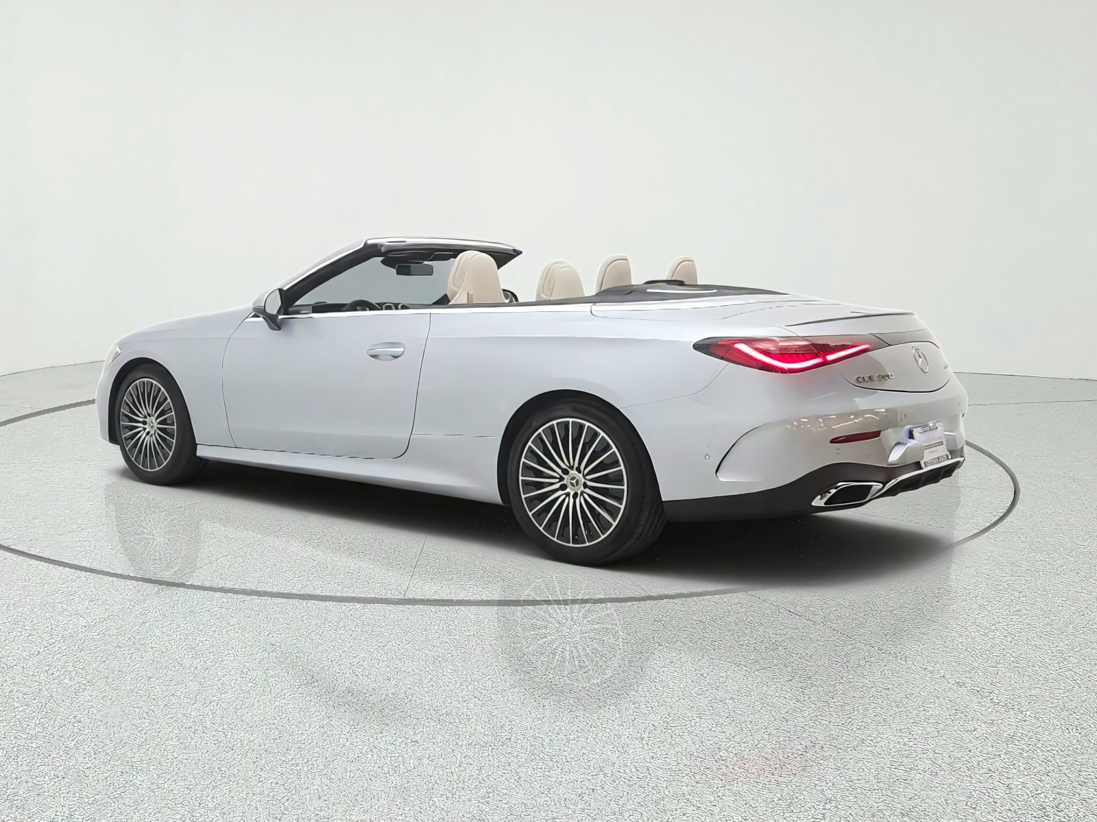 New 2027 Cirrus Silver Metallic Mercedes-Benz CLE 300 4MATIC® Cabriolet image 7