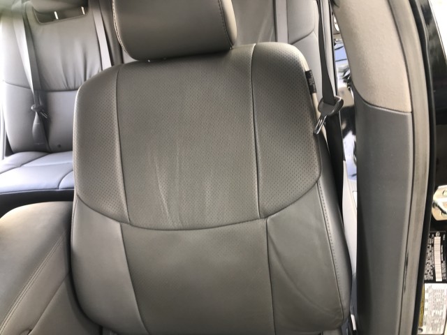 2005 Toyota Avalon Limited Heated Leather Seats Sunroof Navigation 1 Owner in pompano beach, Florida