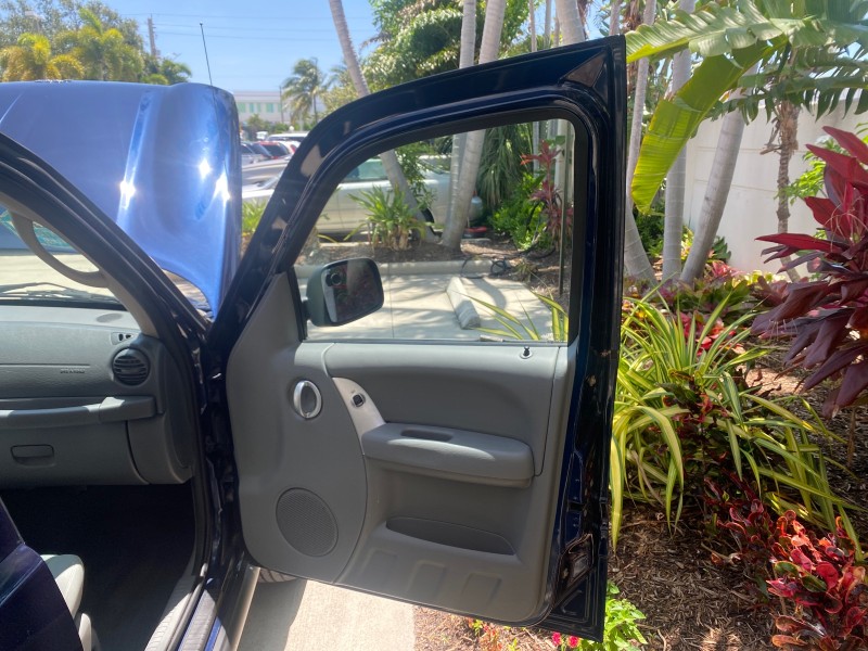 2006 Jeep Liberty 4WD Limited LOW MILES 75,410 in , 