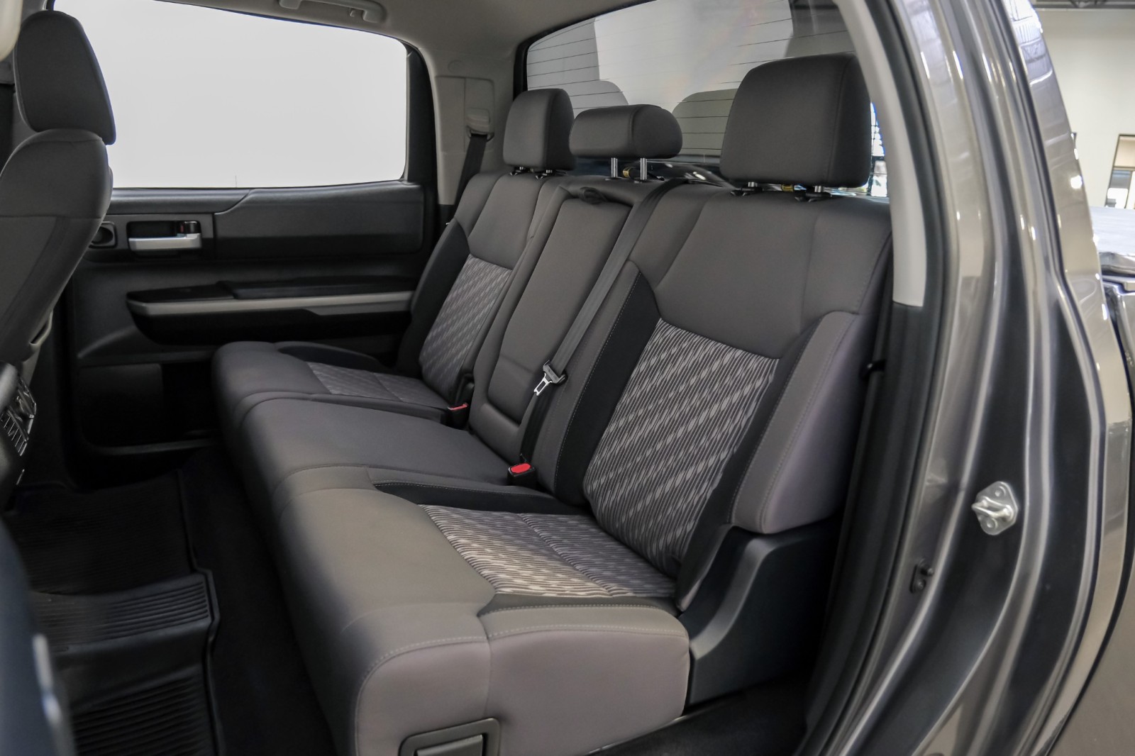 2018 Toyota Tundra 4WD CrewMax SR5 Lifted CustomWheels TowPkg RemoteStart 44