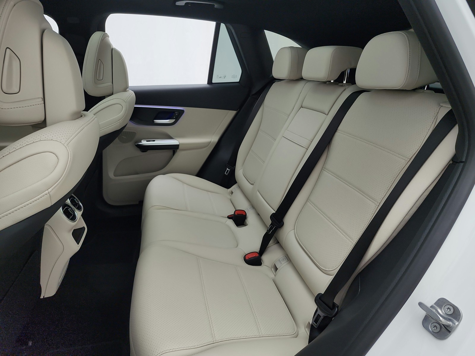 New 2026 Polar White Mercedes-Benz GLC 300 SUV image 11