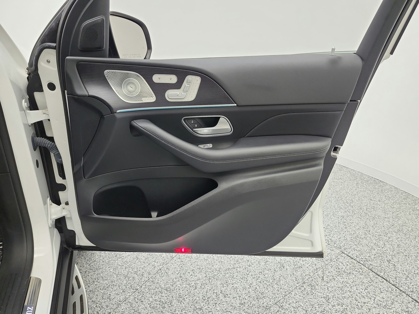 Used 2021 Polar White Mercedes-Benz GLE 580 4MATIC® SUV image 37