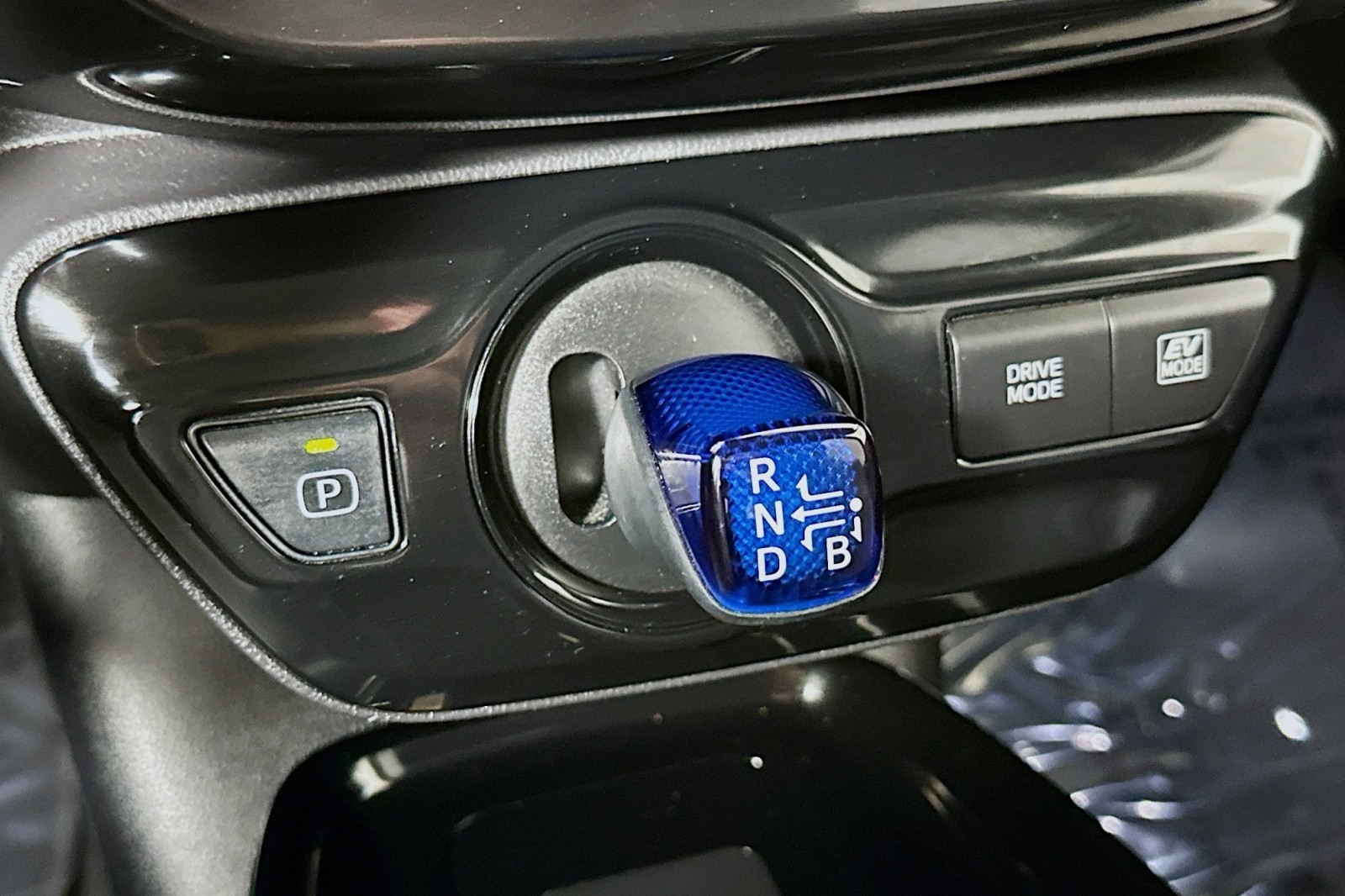 Used 2022 White Toyota Nightshade image 7