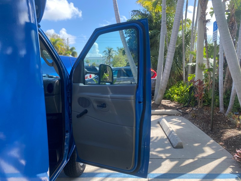 2006 Ford Econoline Commercial Cutaway LOW MILES 27,641 1 OWNER in , 