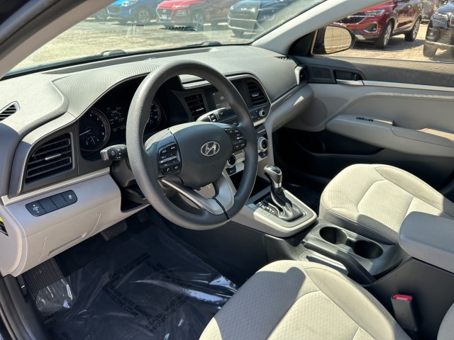 2019 Hyundai Elantra SE 10