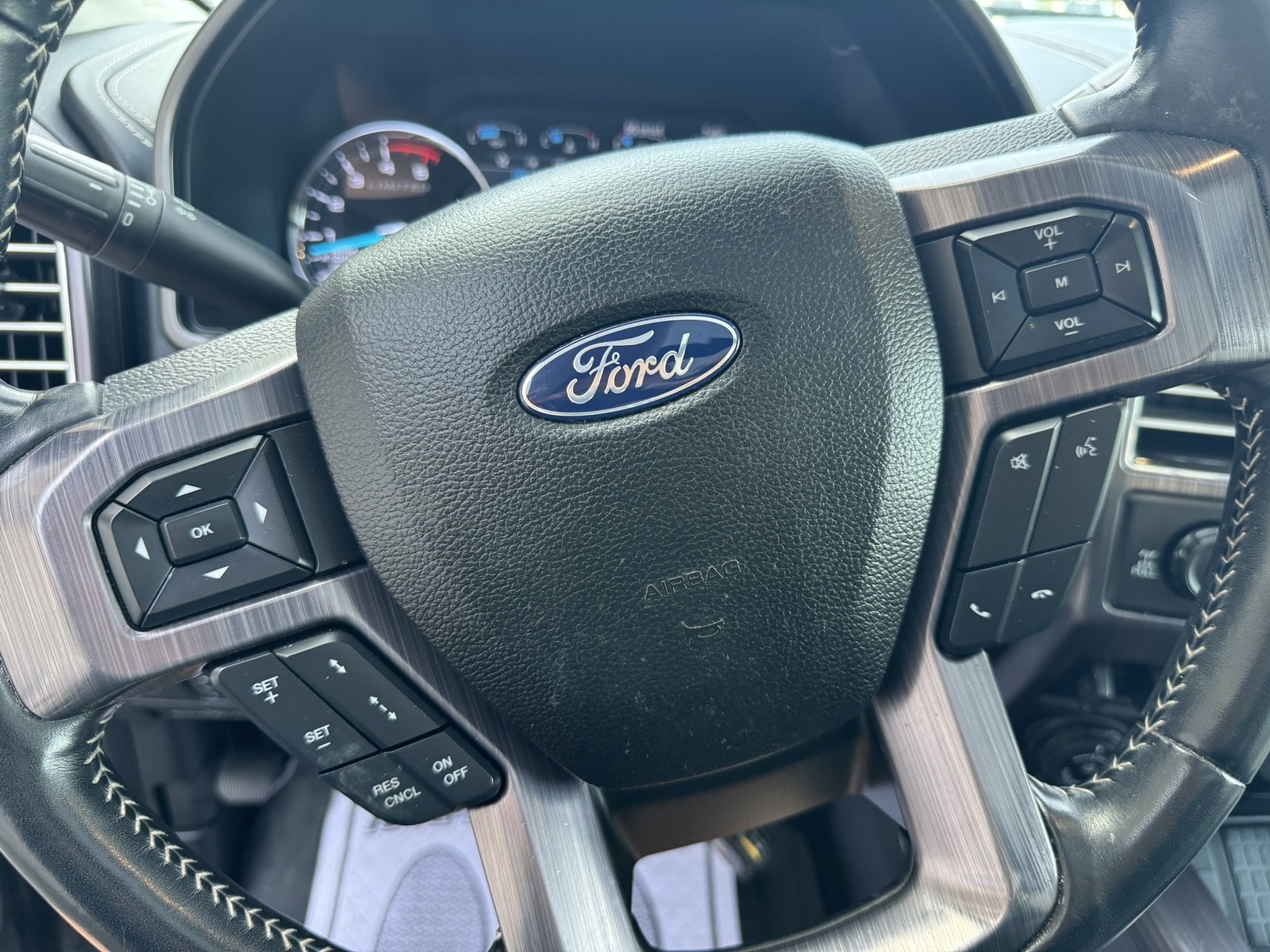 2020 Ford Super Duty F-350 SRW Limited 12