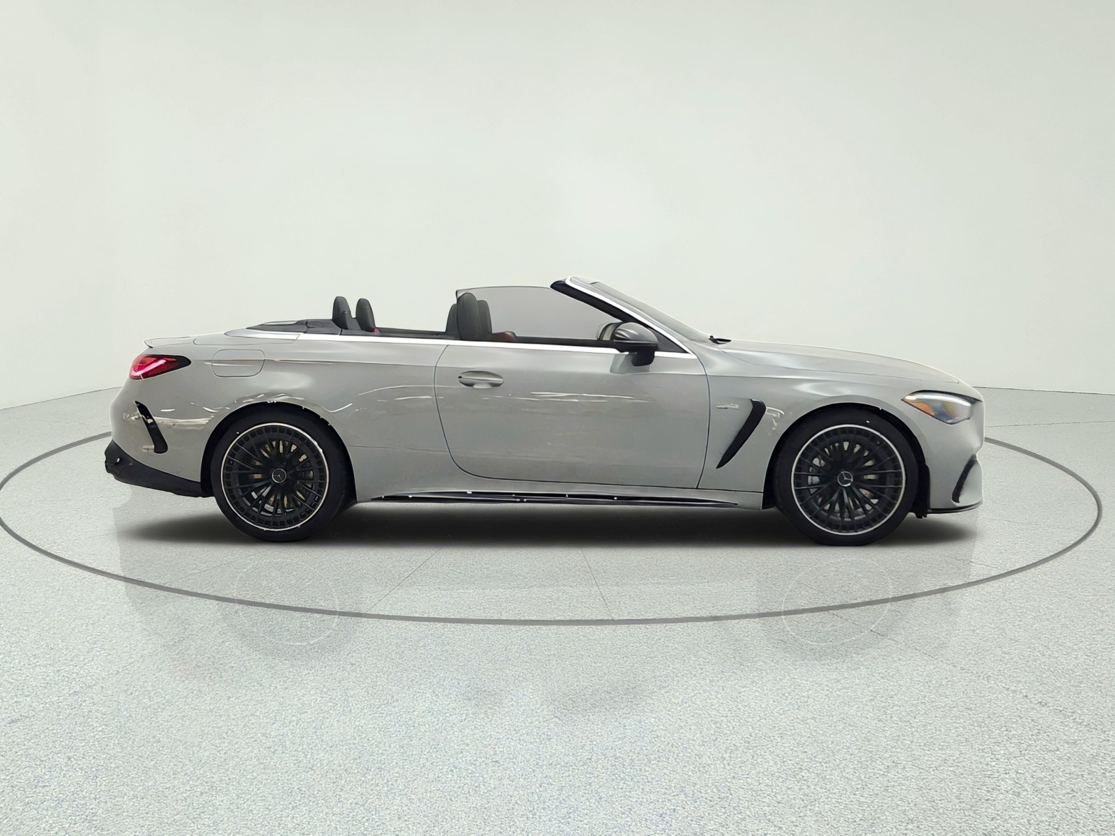 New 2027 ALPINE GREY Mercedes-Benz AMG® CLE 53 4MATIC+ Cabriolet image 4