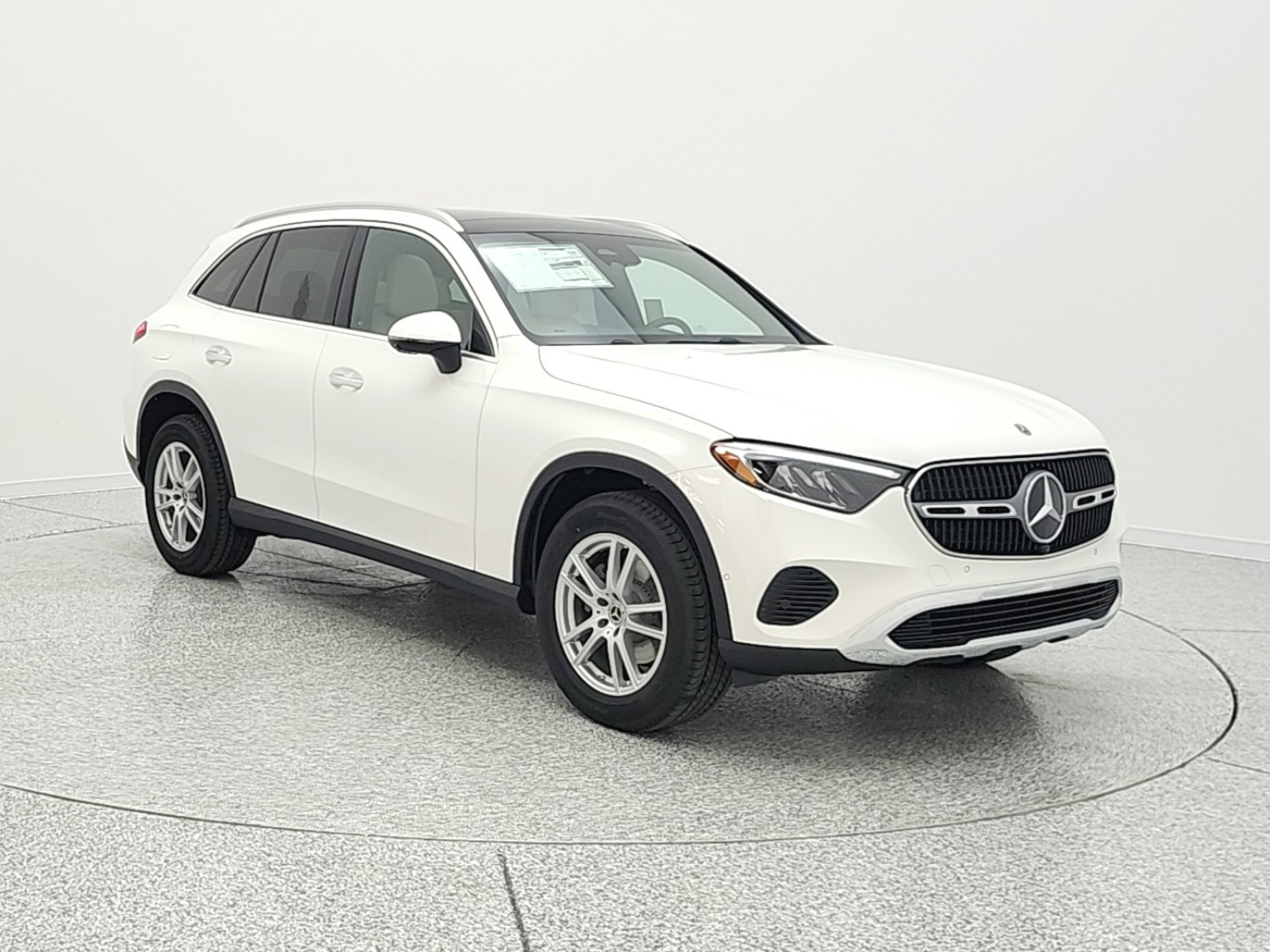 New 2026 Polar White Mercedes-Benz GLC 300 image 3