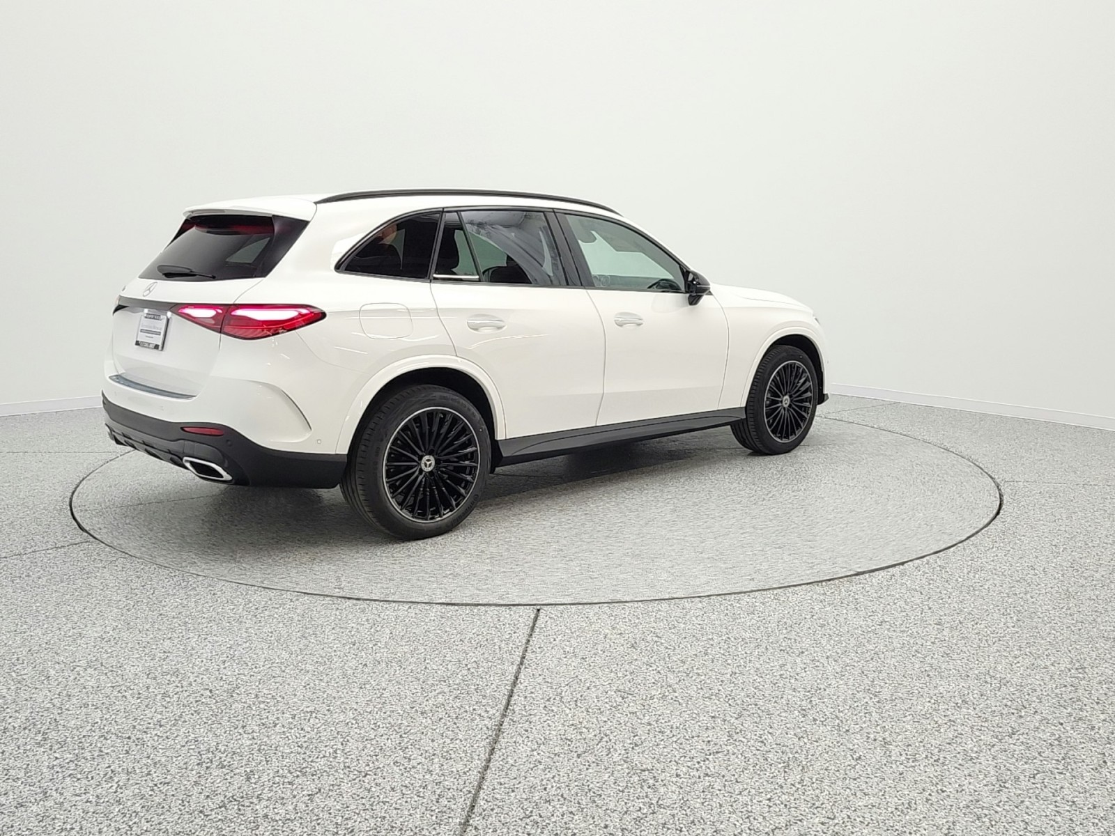 New 2026 Polar White Mercedes-Benz GLC 300 image 5