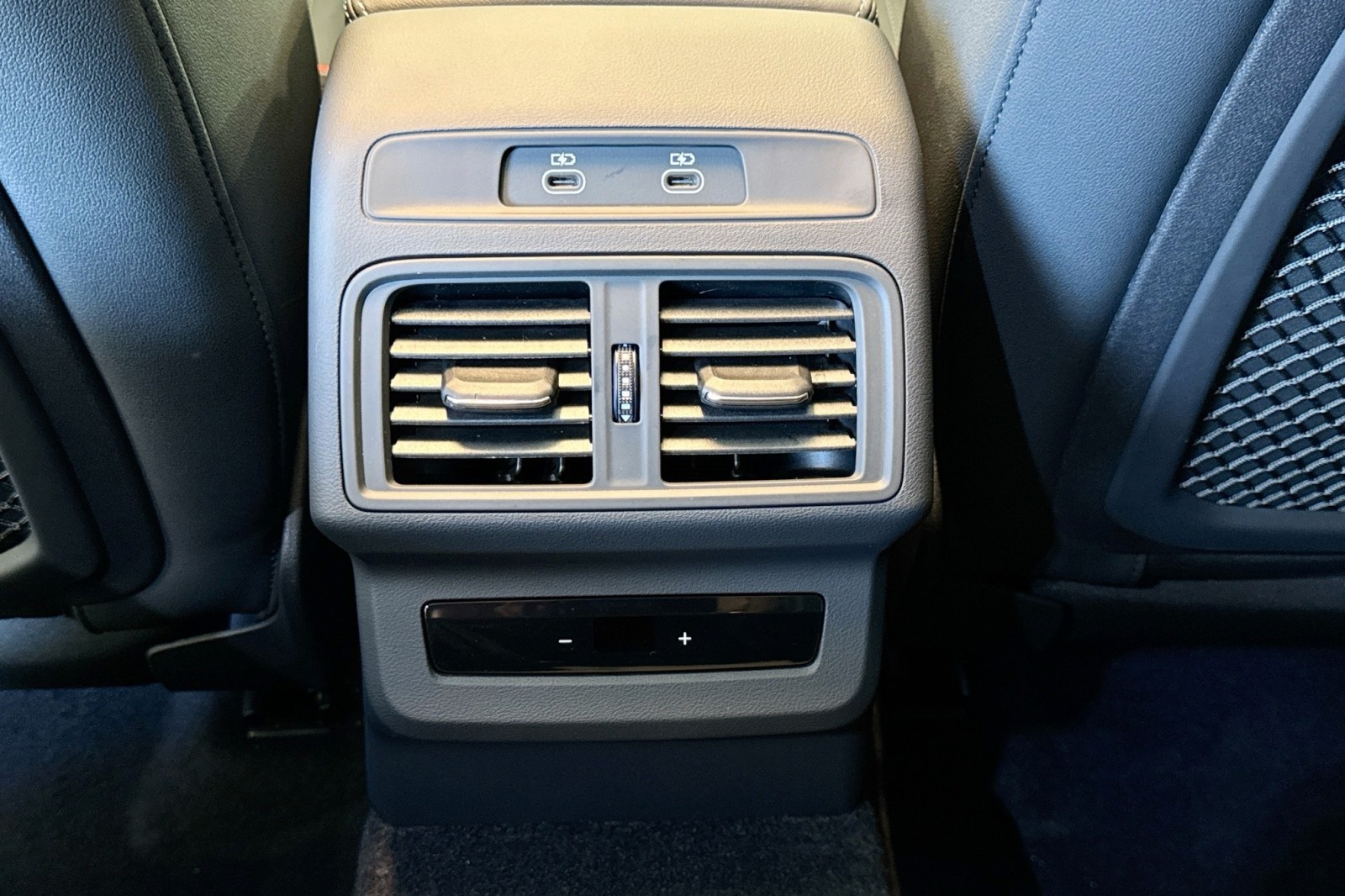 New 2025 Glacier White Metallic Audi Premium Plus 2.0 TFSI quattro image 22