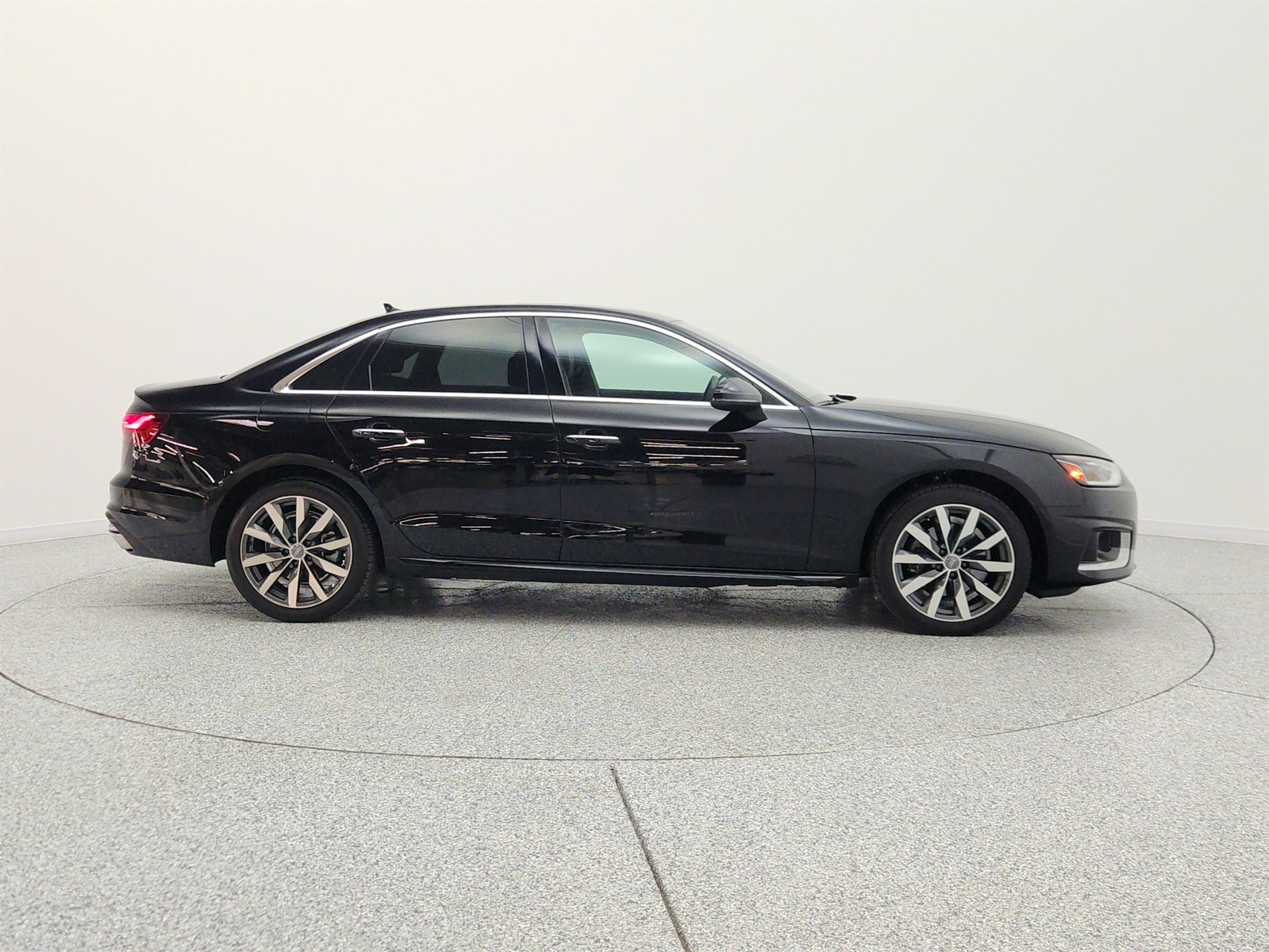 Used 2021 Brilliant Black Audi Premium image 4