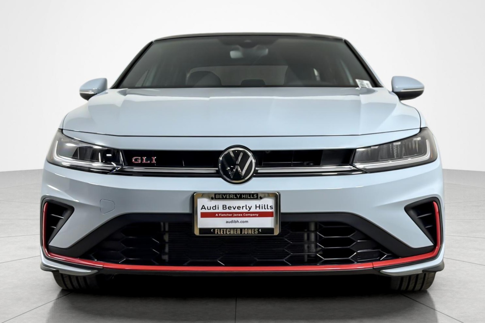 Used 2025 Pure White Volkswagen Autobahn DSG image 8