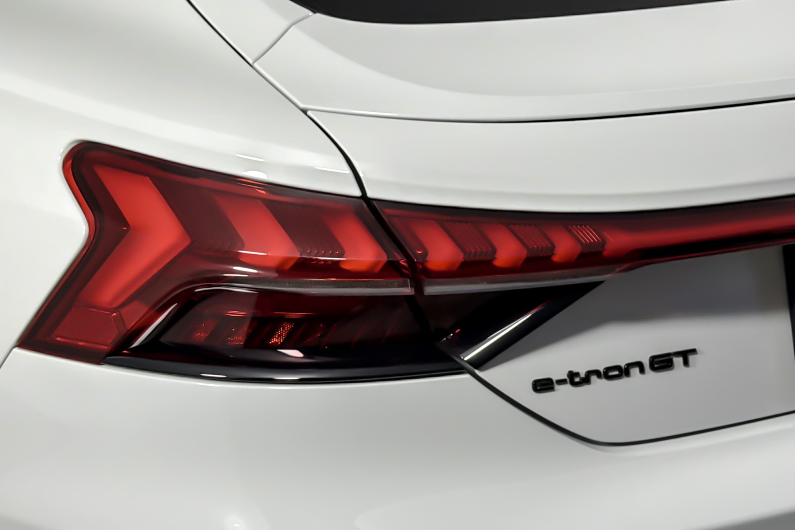 Used 2024 Ibis White Audi Prestige quattro image 26