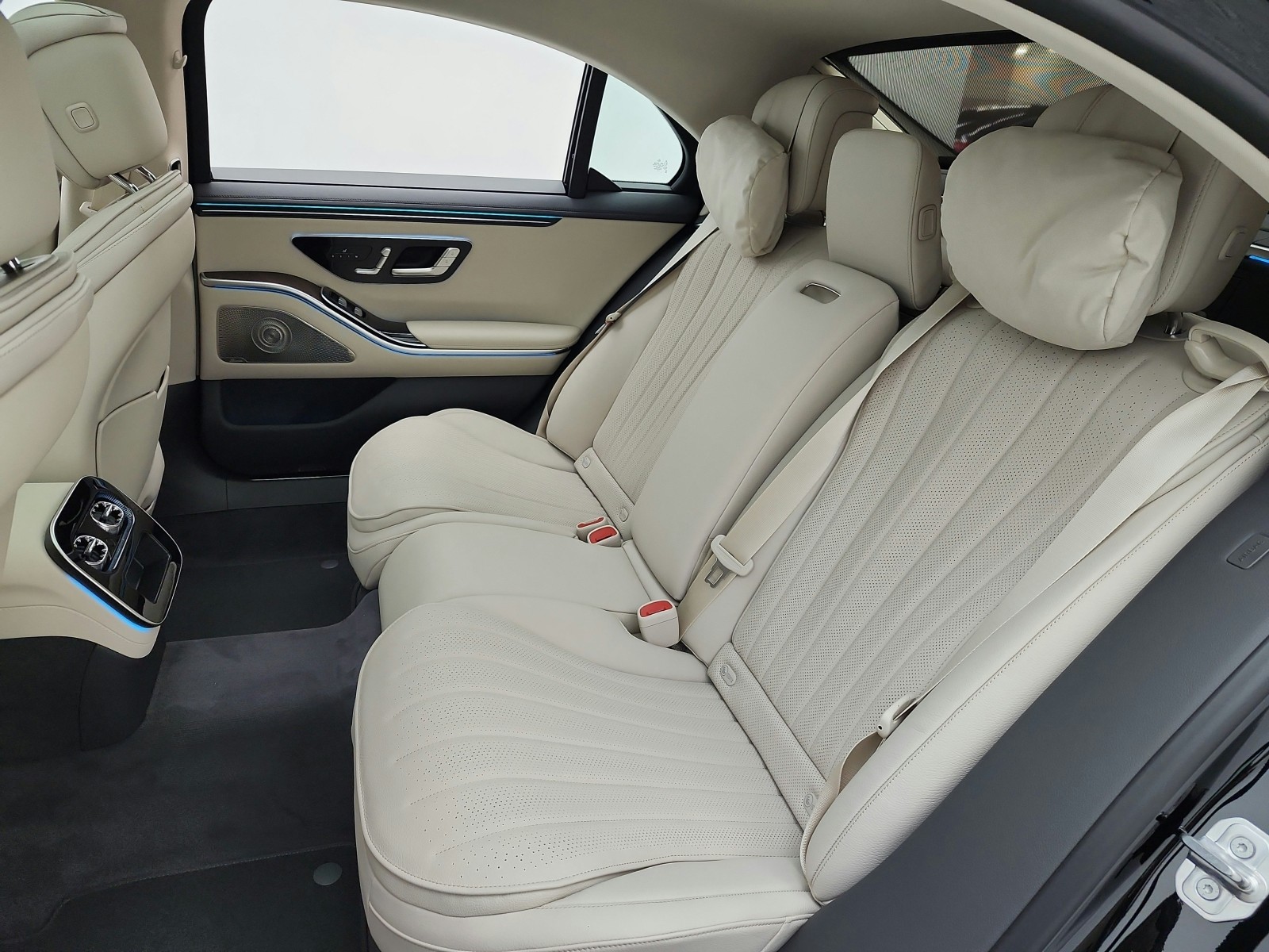 New 2027 Black Mercedes-Benz S 500 4MATIC® Sedan image 11