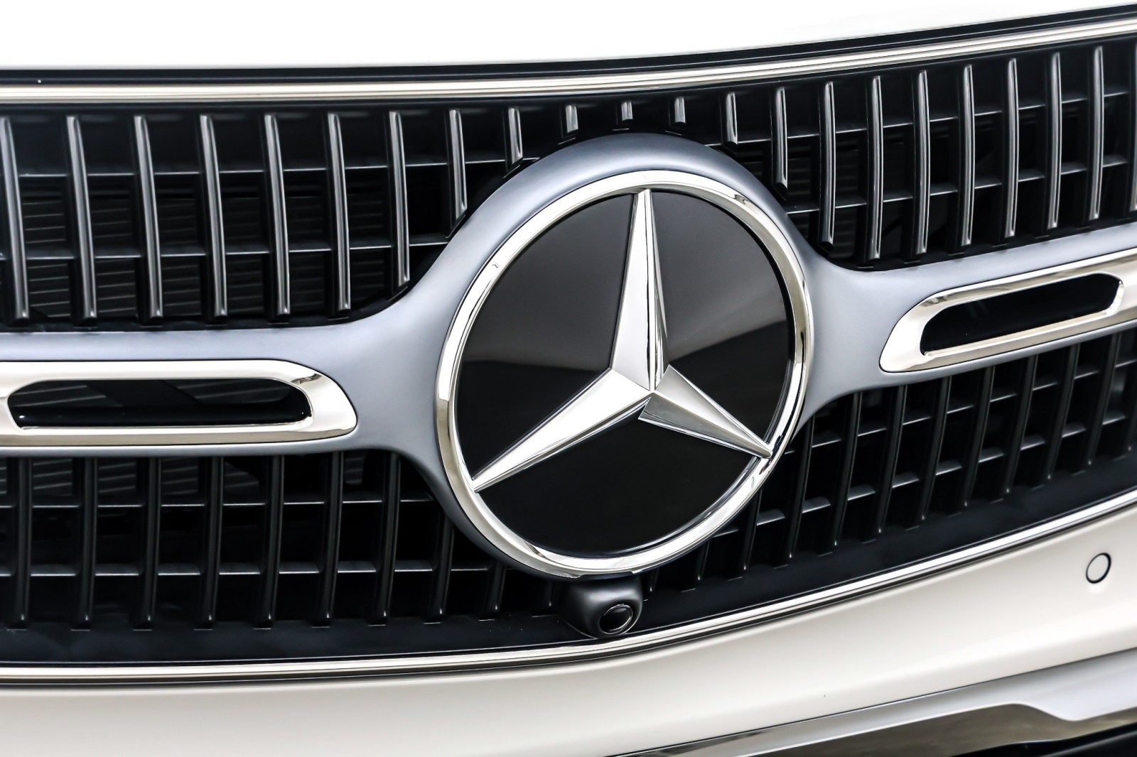 New 2026 Polar White Mercedes-Benz GLC 300 image 13