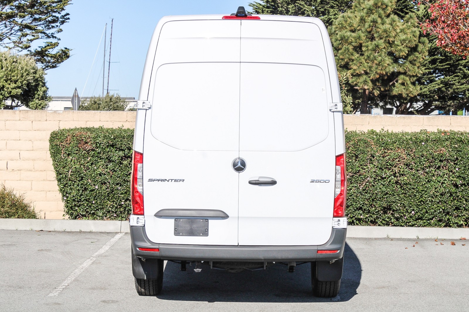 Sprinter Cargo Van 2500 w/144-Inch Wheelbase