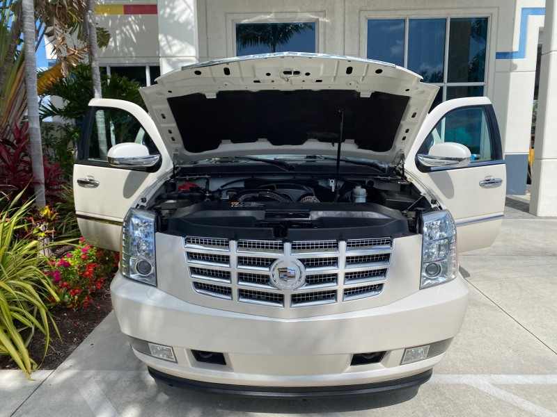 2010 Cadillac Escalade SUNROOF NAV Premium LOW MILES 66,933 in ,