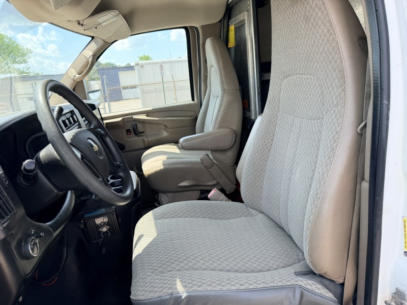 2009 Chevrolet  3500  12'  Mobile Office w 7K Onan Gen & Ladder Racks in , 