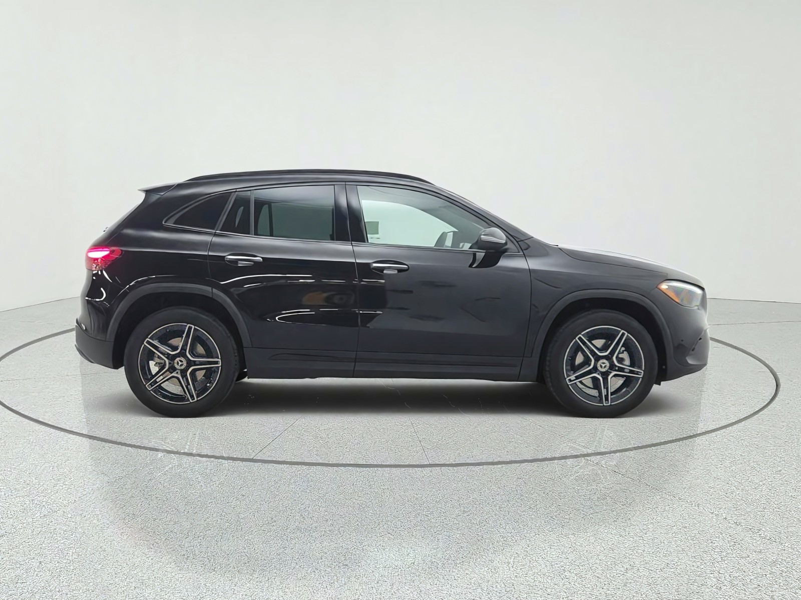 New 2026 Night Black Mercedes-Benz GLA 250 SUV image 4