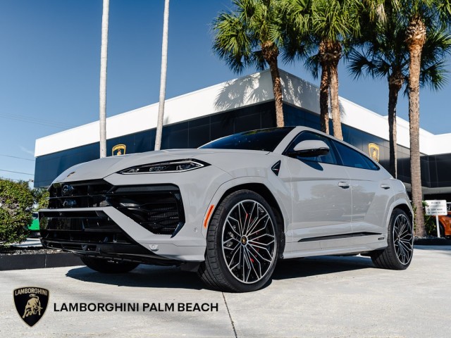 2025 Lamborghini Urus SE's photo