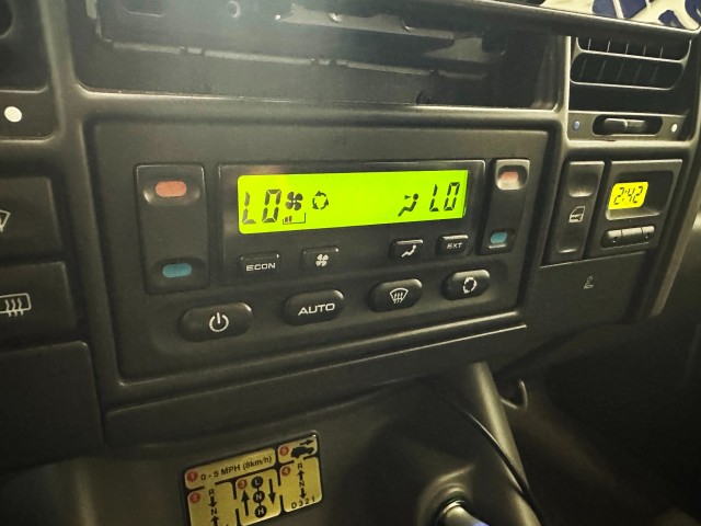 2002 Land Rover Discovery Series II SE in ,