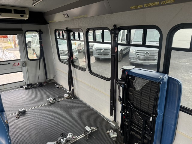 2009 Ford E 350 Wheelchair Capable Bus  in , 