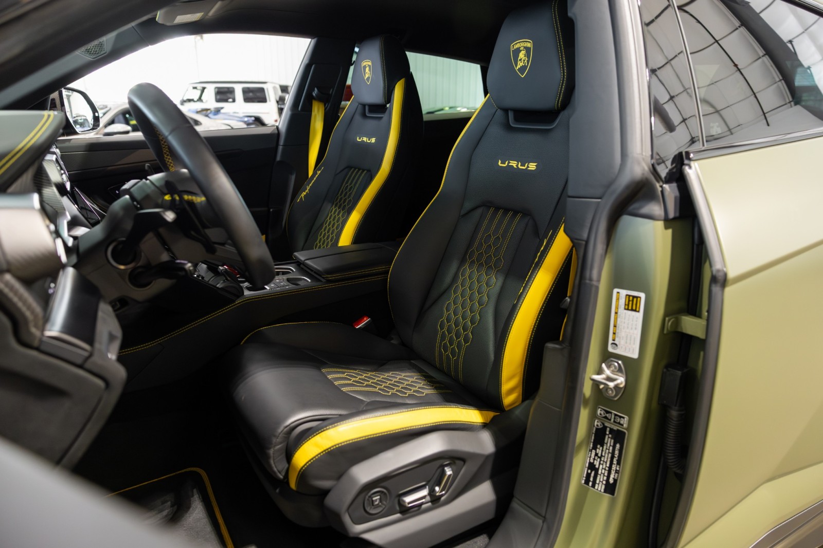 Used Car 2023 Lamborghini Urus  Performante For Sale Under $300,000 In Boerne, Texas