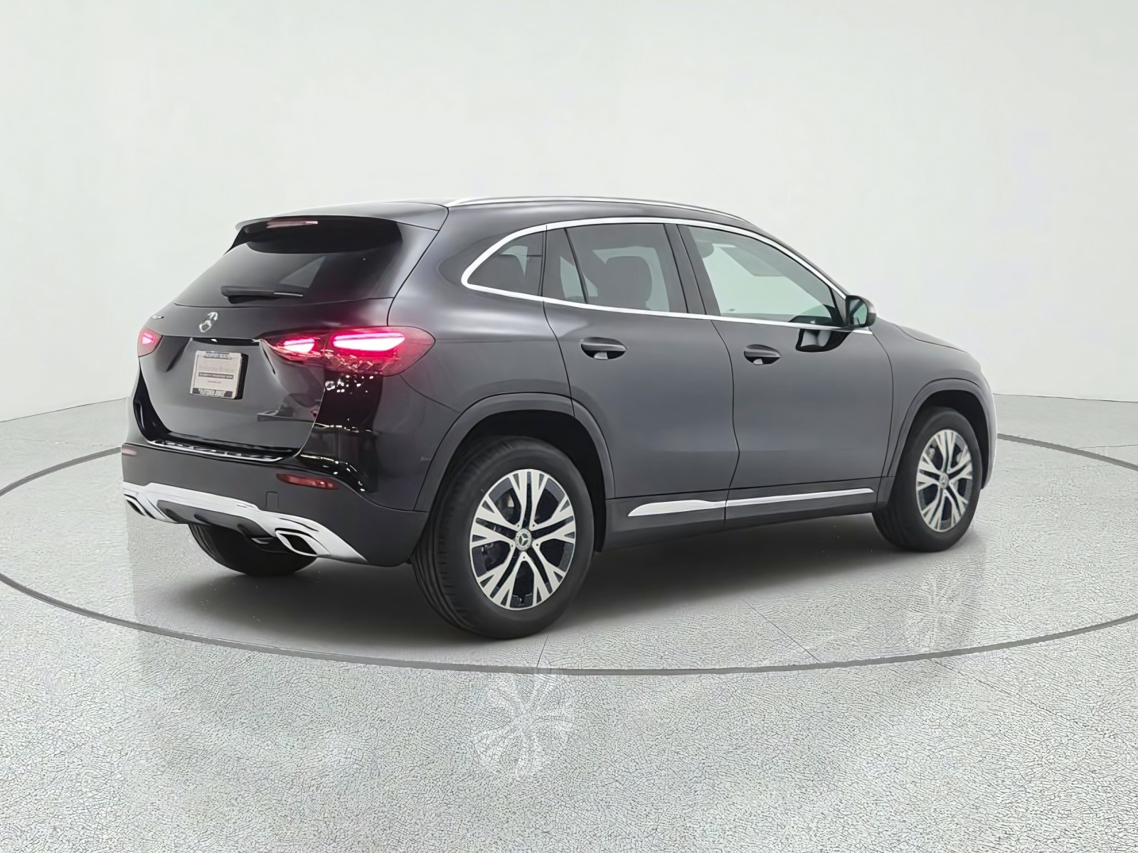 New 2026 Night Black Mercedes-Benz GLA 250 SUV image 5