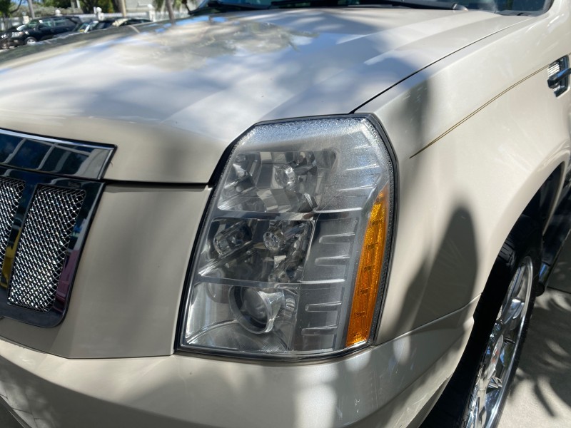 2013 Cadillac Escalade Luxury 1 OWNER LOW MILES 70,251 in ,