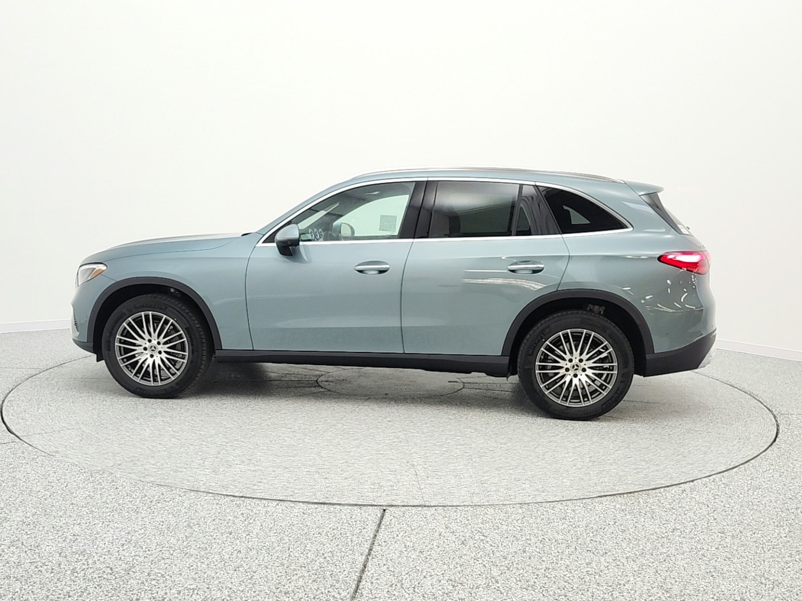 New 2026 Verde Silver Metallic Mercedes-Benz GLC 300 image 8