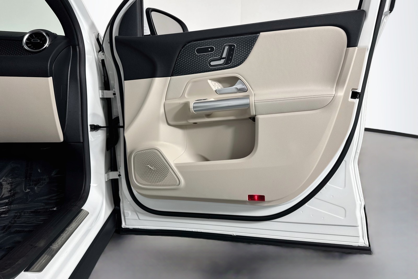 Certified Used 2026 Polar White Mercedes-Benz 250 image 24