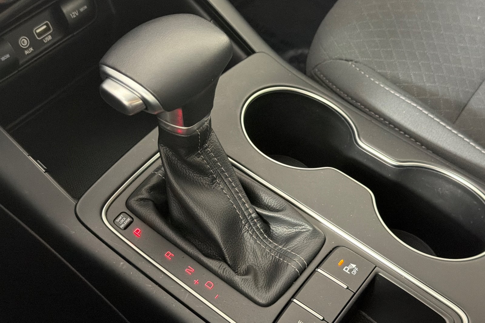 Used 2019 GRAVITY GREY Kia L FWD image 20