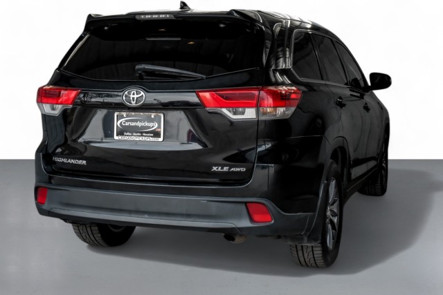 2017 Toyota Highlander XLE 8