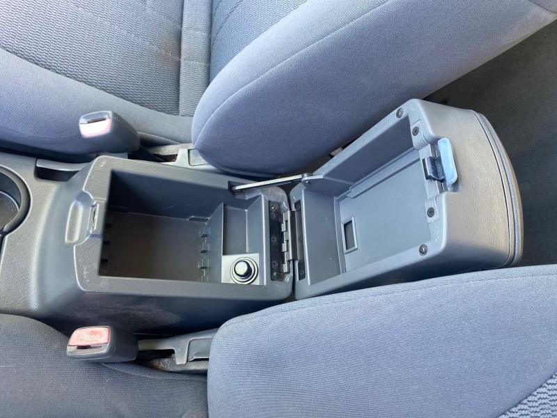 2002 Nissan Frontier 2WD XE XCAB 5 SPD AC 4 CYL in ,