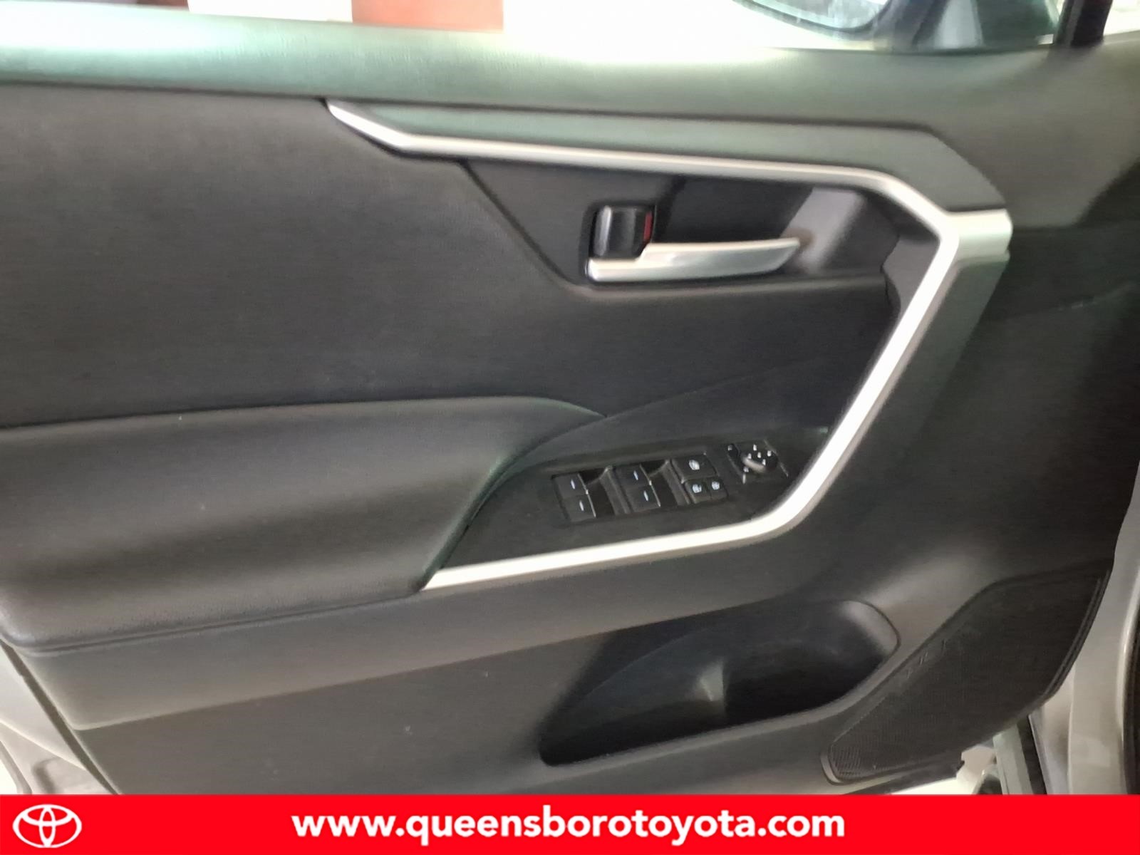 Used 2024 Toyota rav4 Sedan