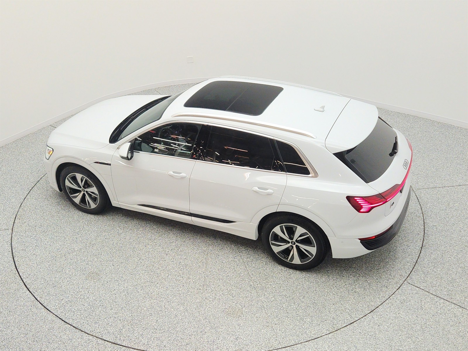Used 2024 Glacier White Metallic Audi Premium Plus quattro image 29