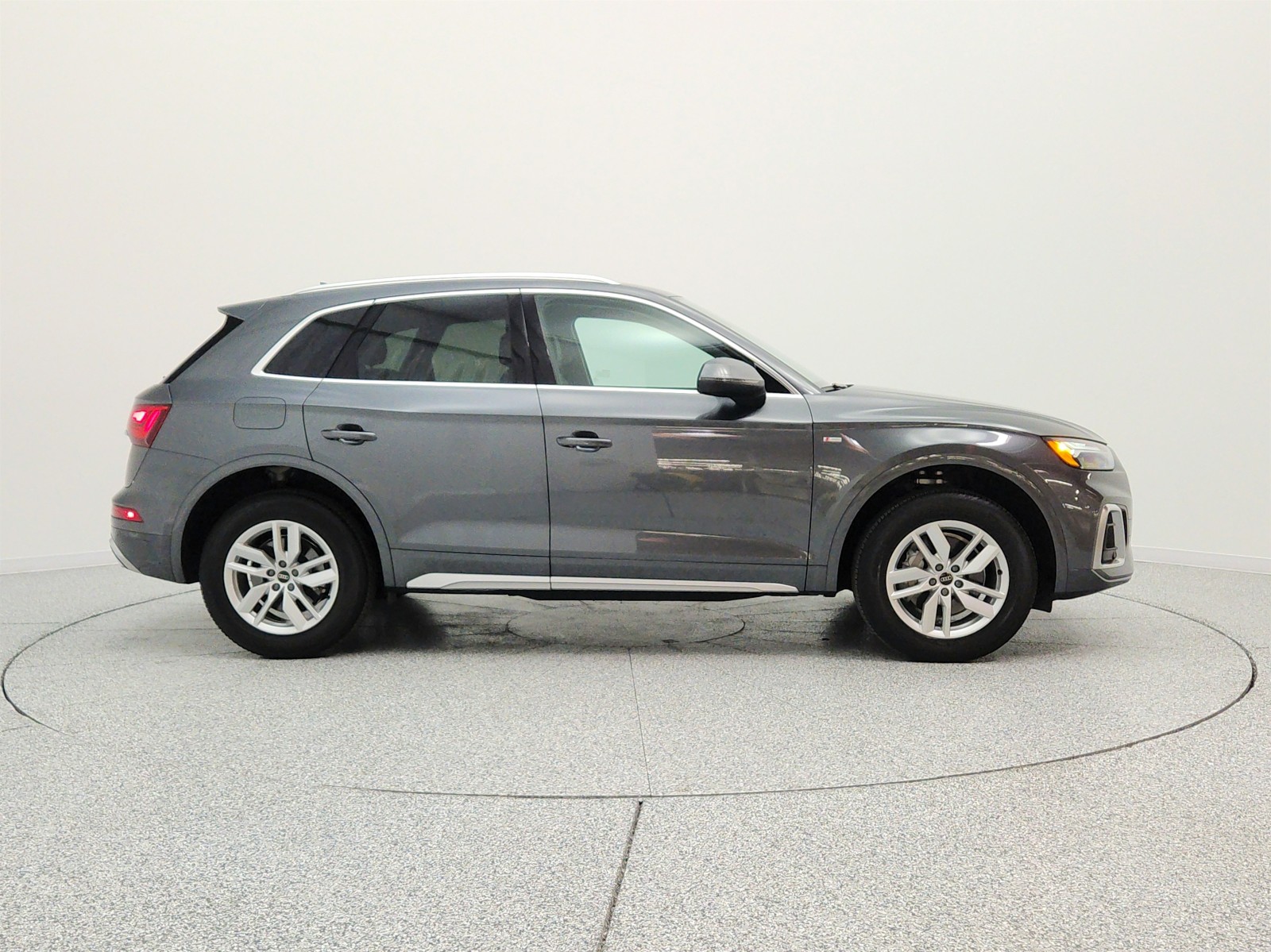 Used 2024 Daytona Gray Pearl Effect Audi S line Premium 45 TFSI quattro image 4