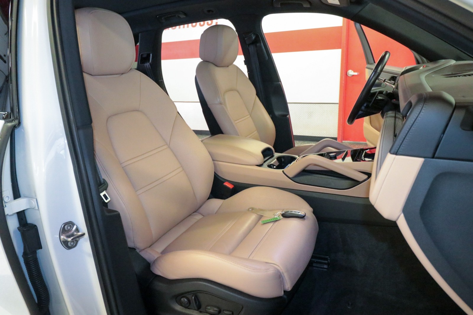 Used Car 2024 Porsche Cayenne  For Sale Under $70,000 In Austin, Texas