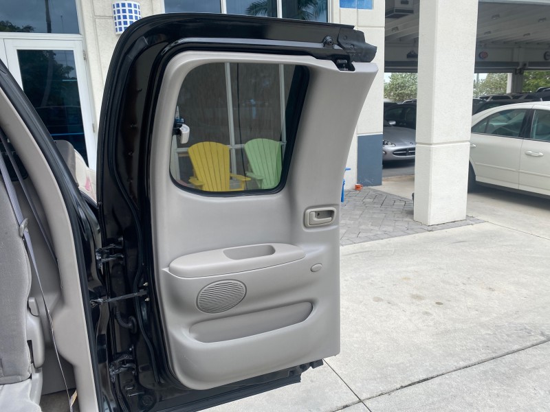 2004 Toyota Tundra SR5 1 OWNER 4WD XTRA CAB STEP SIDE in , 