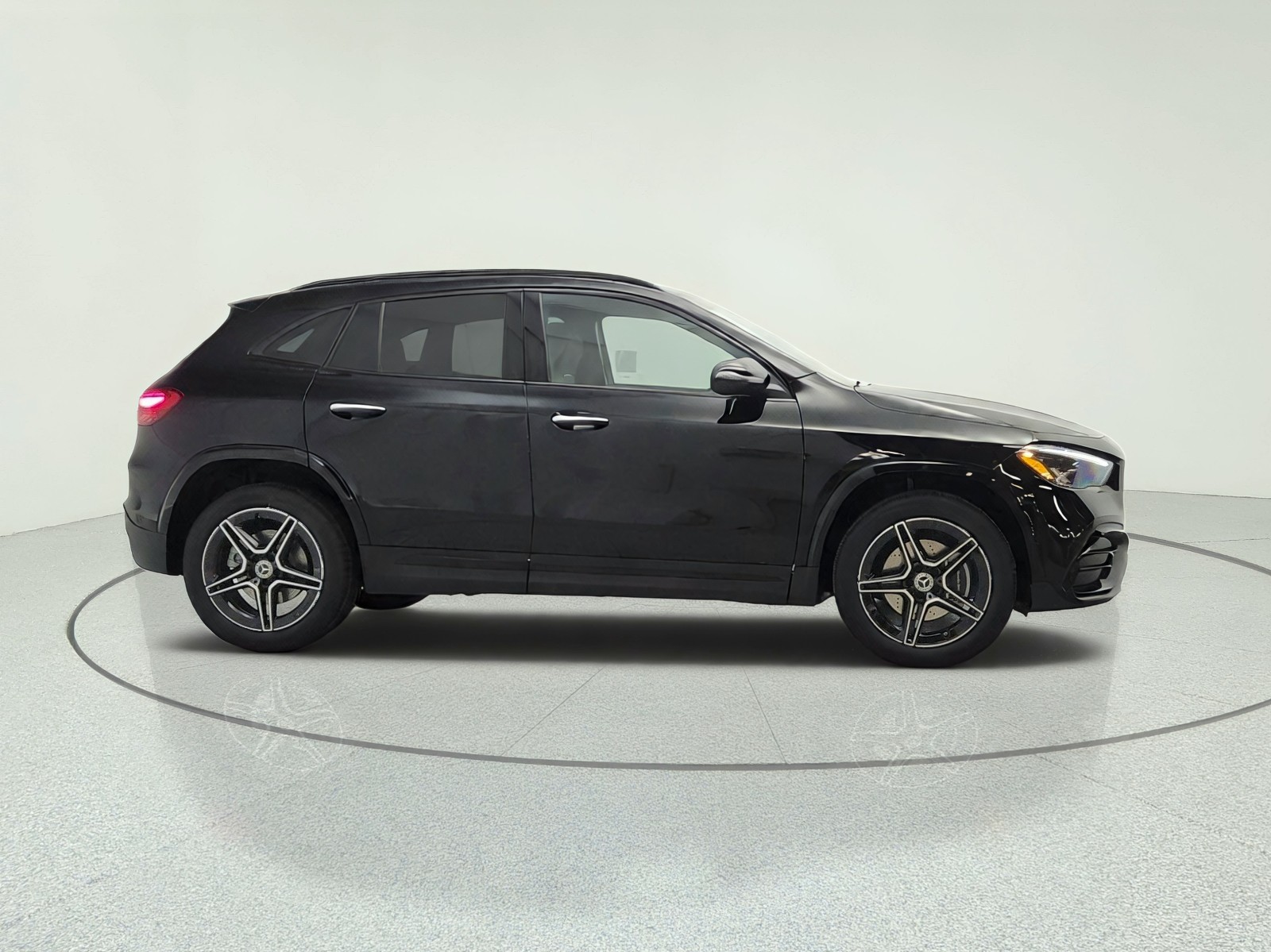 New 2026 Night Black Mercedes-Benz GLA 250 SUV image 4